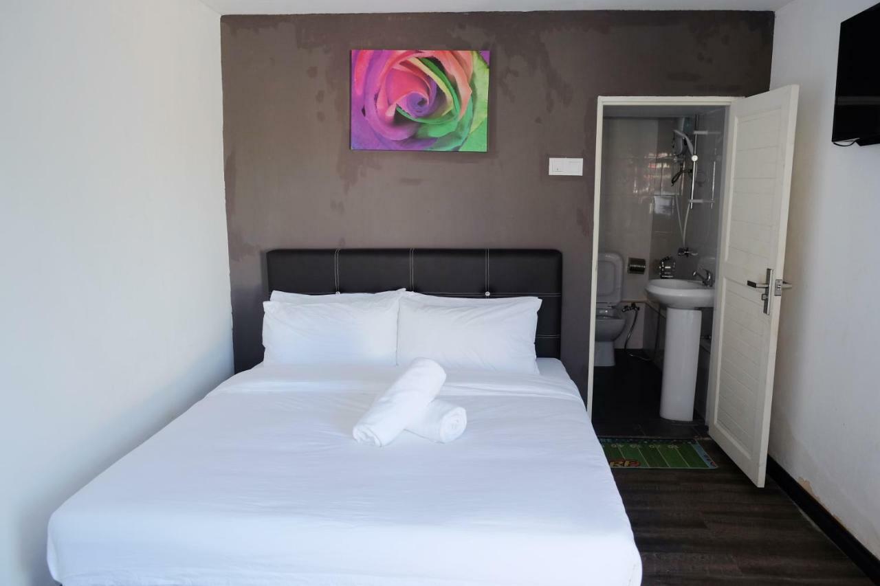 Natol Homestay - London Kuching Eksteriør bilde