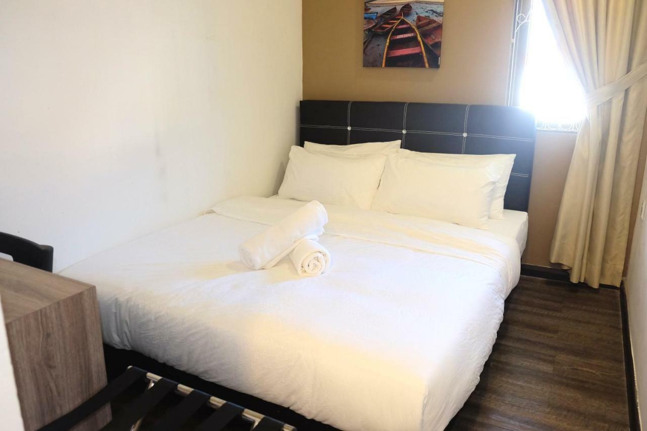 Natol Homestay - London Kuching Eksteriør bilde