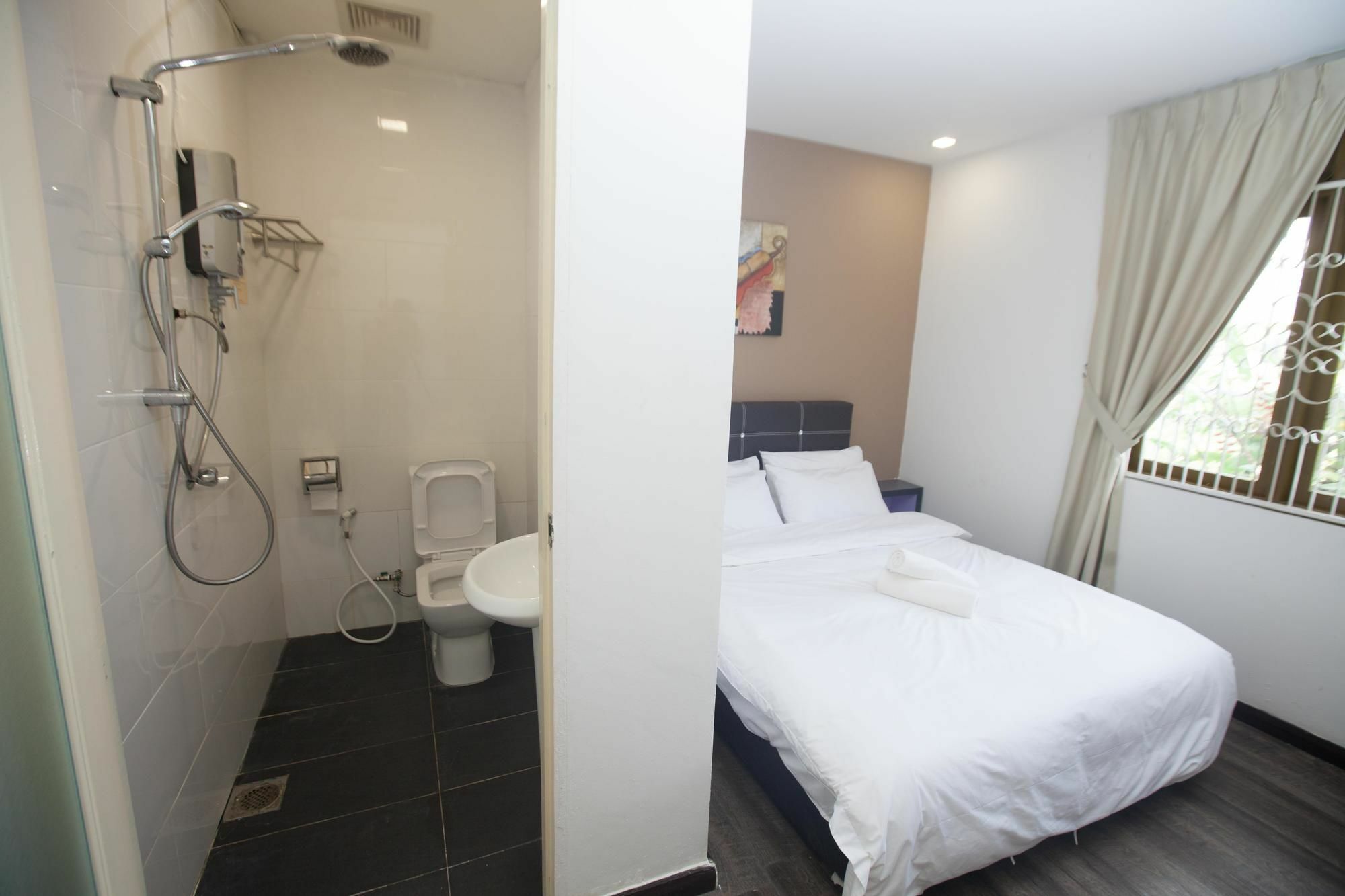 Natol Homestay - London Kuching Eksteriør bilde