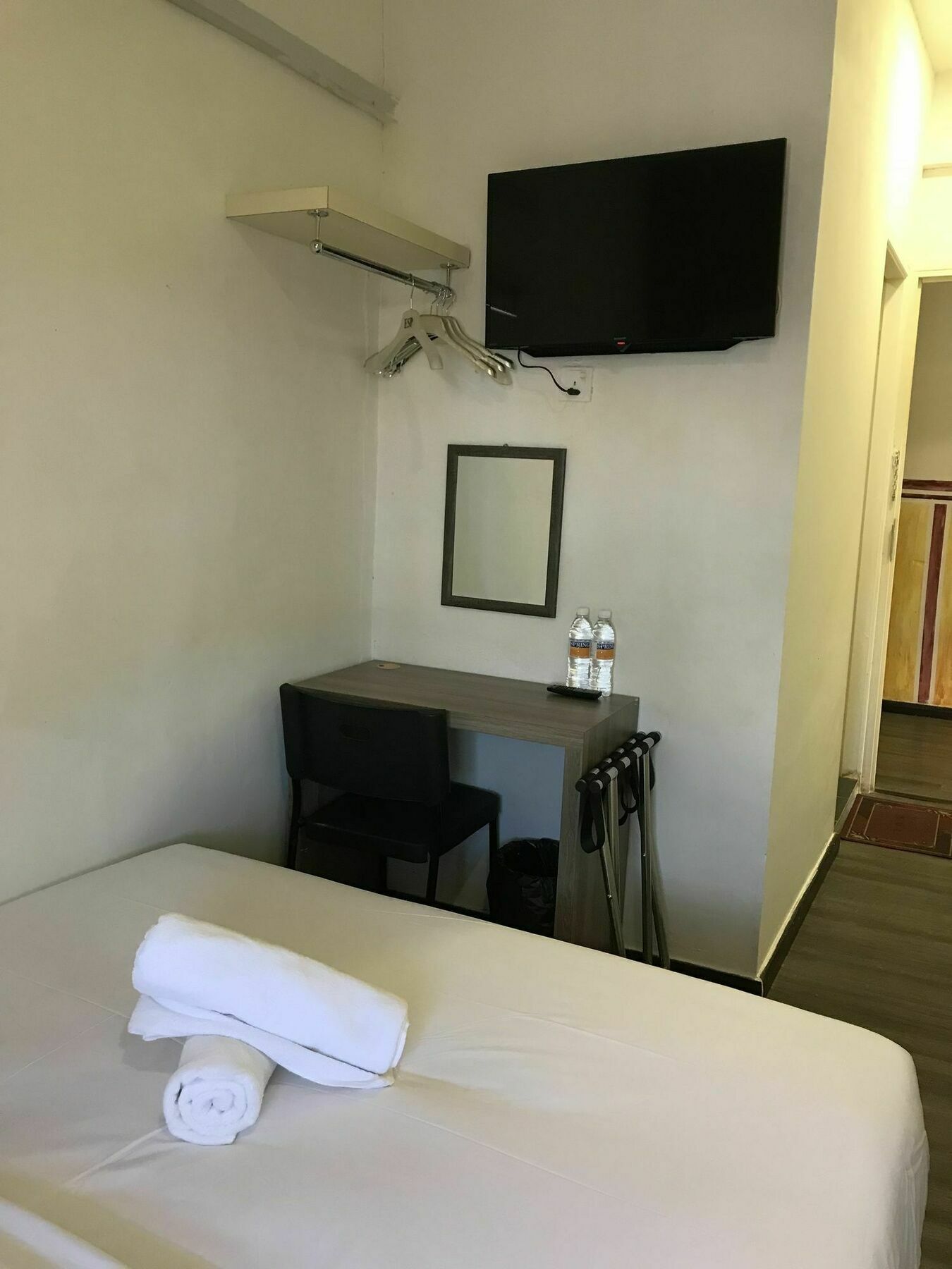 Natol Homestay - London Kuching Eksteriør bilde
