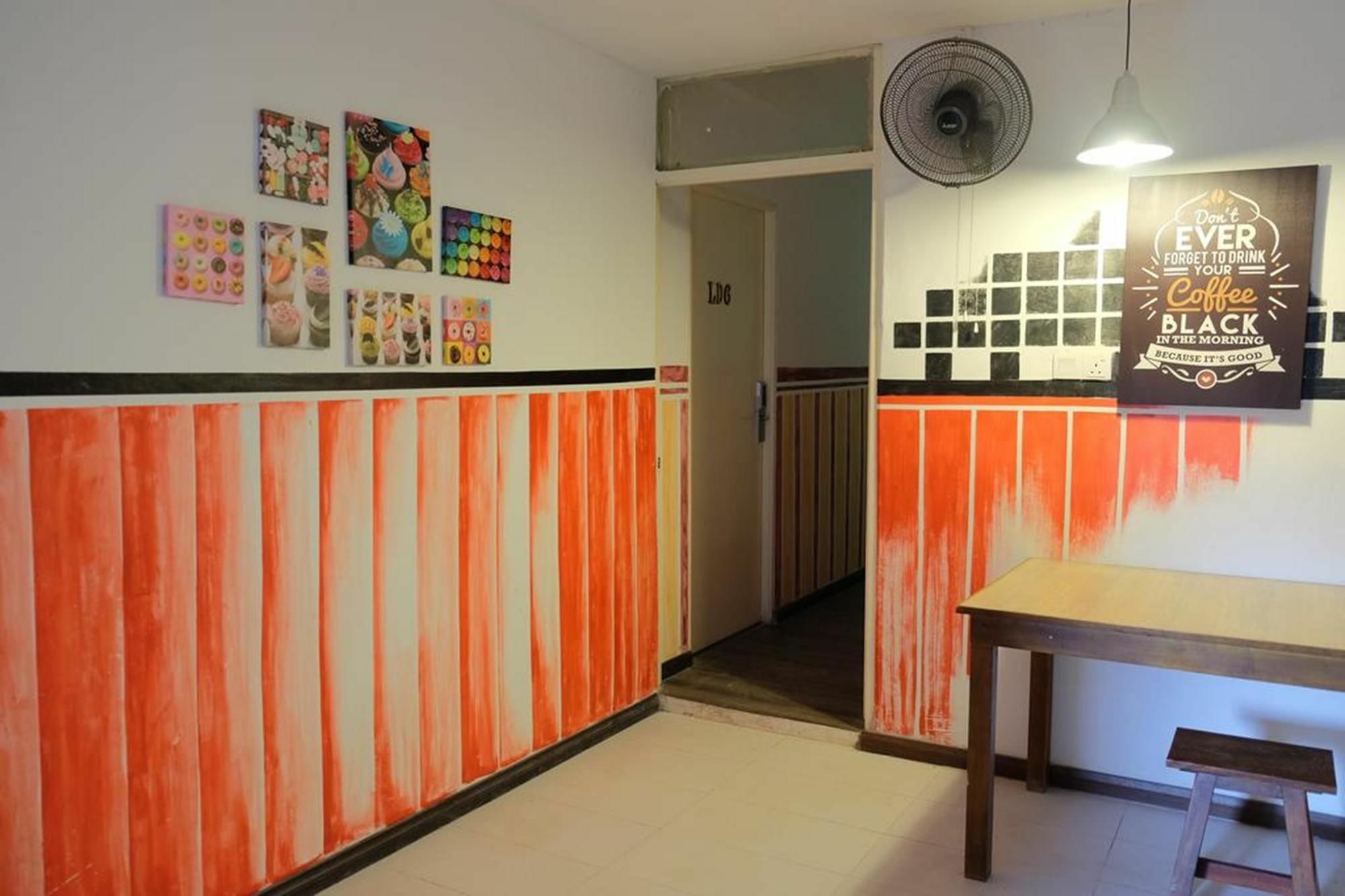 Natol Homestay - London Kuching Eksteriør bilde