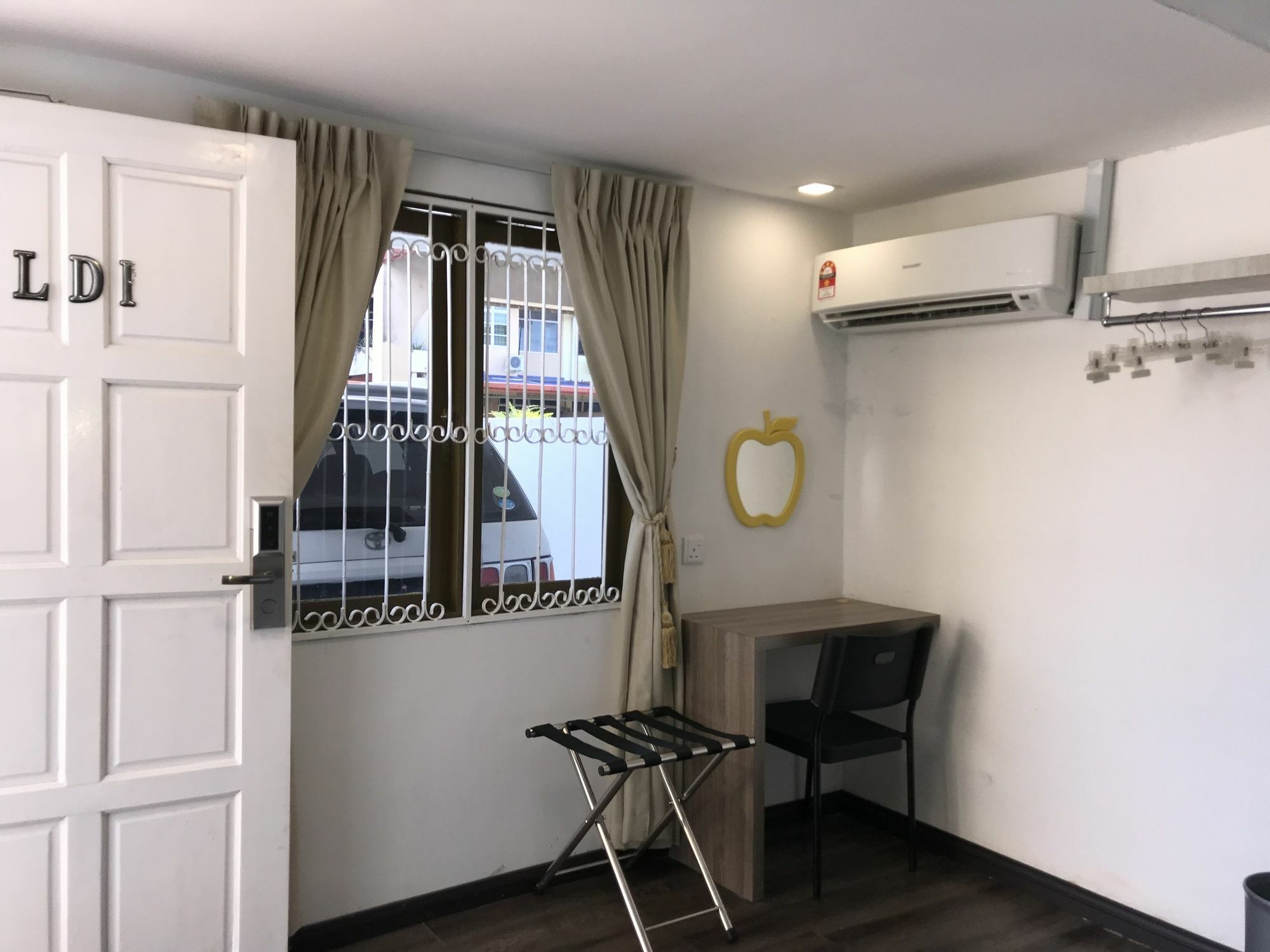 Natol Homestay - London Kuching Eksteriør bilde