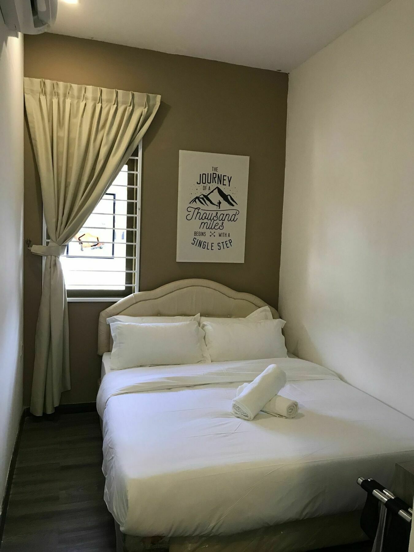 Natol Homestay - London Kuching Eksteriør bilde