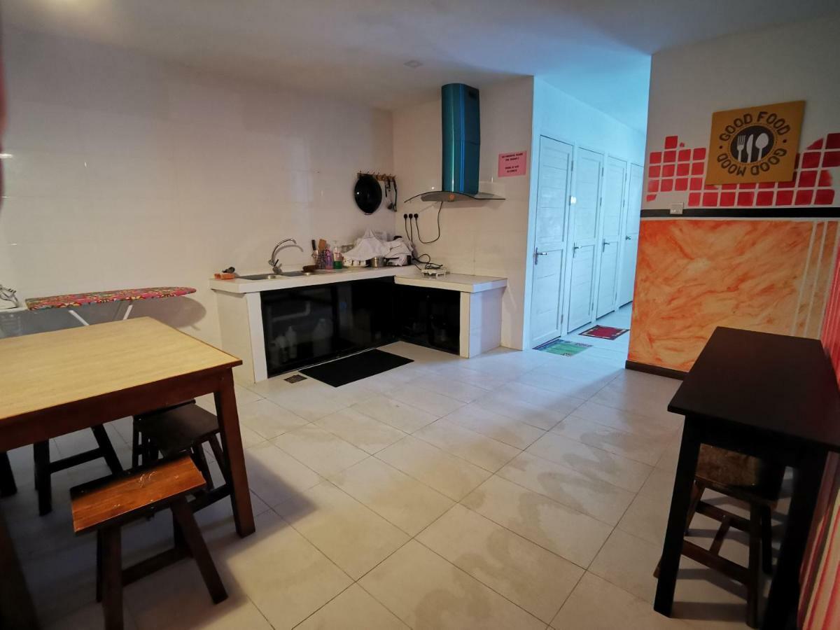 Natol Homestay - London Kuching Eksteriør bilde