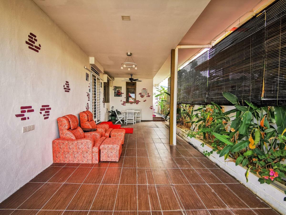 Natol Homestay - London Kuching Eksteriør bilde
